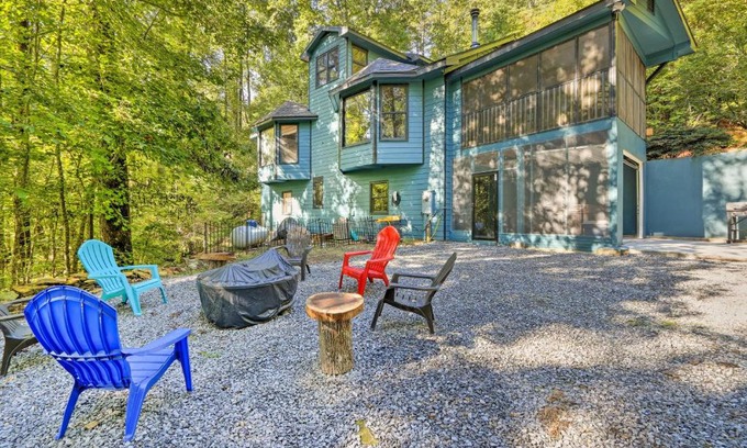 Ellijay Haus | Custom-Built Luxury Cabin with Tesla Charger!