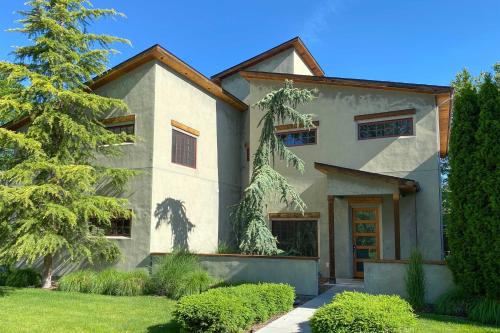 Sunset Haus | Custom Home Less Than 2 Mi to Downtown Boise