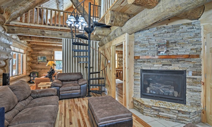 Tustin Kabine | Custom Log Cabin w / Deck & 45 Acres von Pine River!