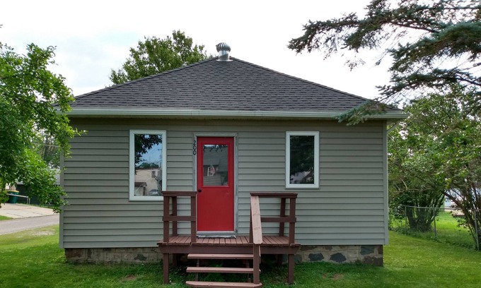 Marble Haus | Cute and cozy two bedroom/one bath home