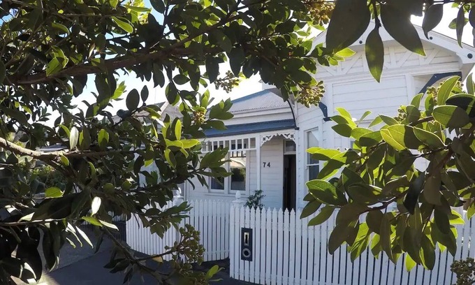 Napier Haus | Cute and quirky, close to the action Napier home