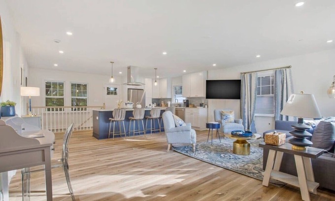 Annapolis Haus | Cute bungalow blocks to Stadium