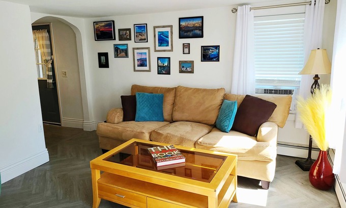 New Bedford Wohnung | Cute Cozy Apartment in Historic New Bedford