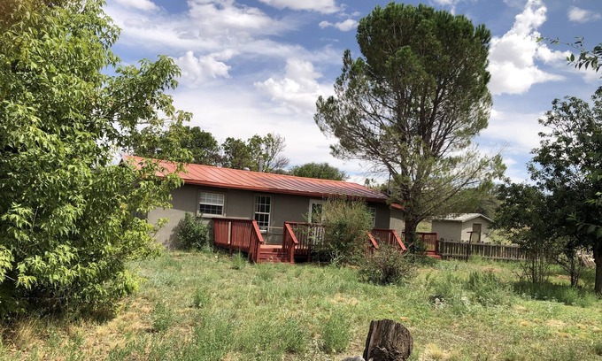 Tyrone Haus | Cute house in Quiet Neighborhood! Lots of outdoor space!