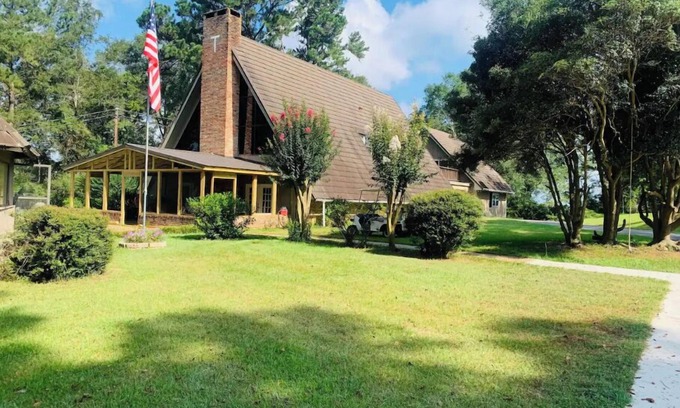 Moss Wohnung | Cute little apt. Safe charming quiet setting.