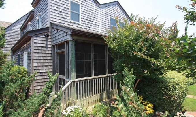 Ocracoke Villa | CV1A: Shell Castle A -poolside screened porch!