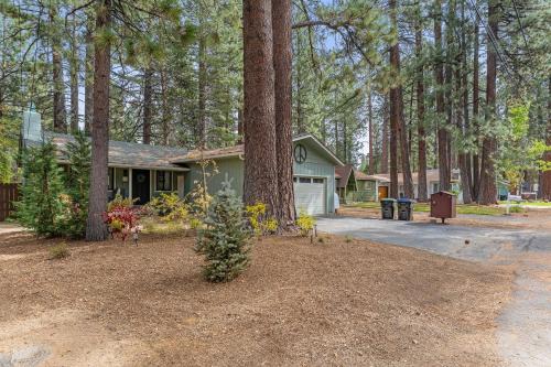 Tahoe Island Haus | CYH0883- Patricia's Mountain Paradise home