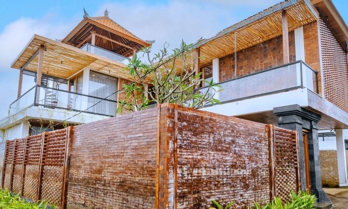 Kutuh Villa | Elegant Villa w/ Luxe Sofa & Stylish Decor