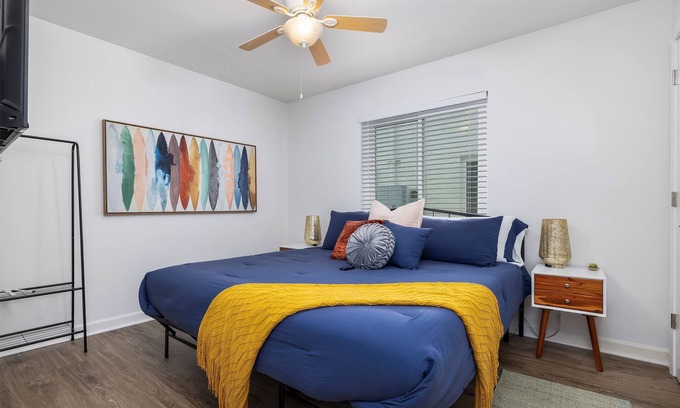 Five Points South Eigentumswohnung | D3-Vulcan's Double Suite-King Beds/Workspace/Pets