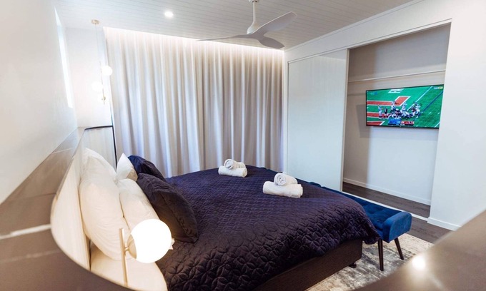 Nelly Bay Haus | ! Dacha on Maggie No#2, Unrivaled Island Luxury
