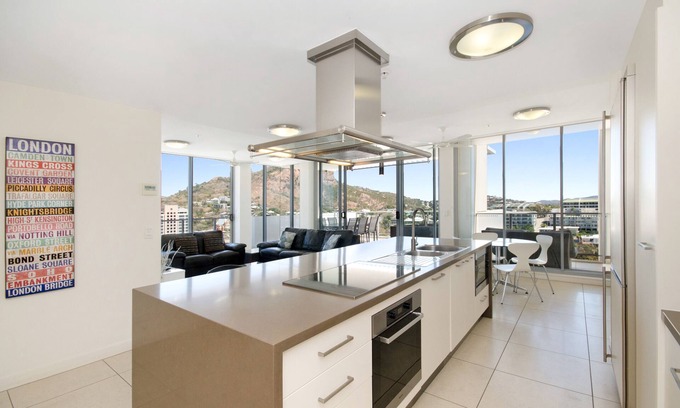 Townsville Hotel | Property Vine - Dalgety Apartments