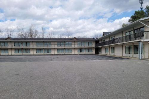 Birch Run Hotel | Days Inn by Wyndham Birch Run