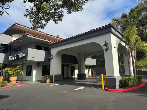 Encinitas Hotel | Days Inn by Wyndham Encinitas Moonlight Beach