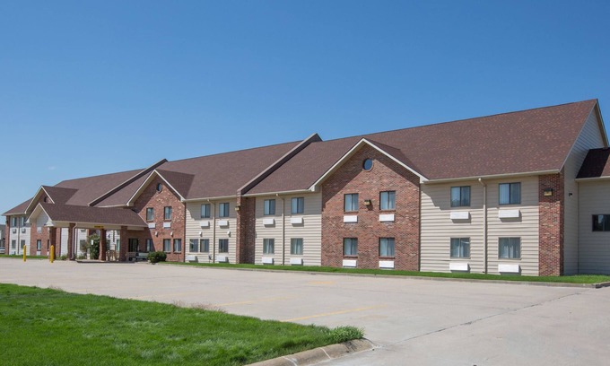 Grand Island Hotel | Days Inn by Wyndham Grand Island