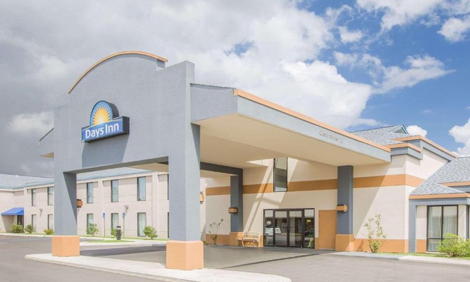 Hattiesburg Hotel | Days Inn by Wyndham Hattiesburg MS