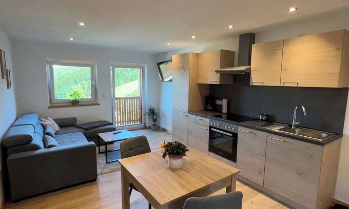 Neukirchen Beim Heiligen Blut Wohnung | Dachgeschoss Ferienwohnung für 2 Personen