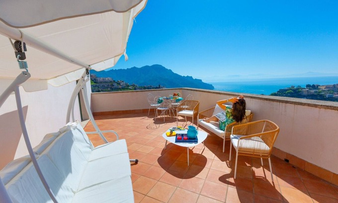 Scala Bed & Breakfast | De Pando Panoramic Suites 1086