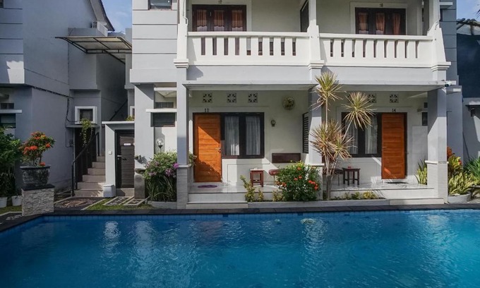 Renon Hotel | De Pavilla Homestay