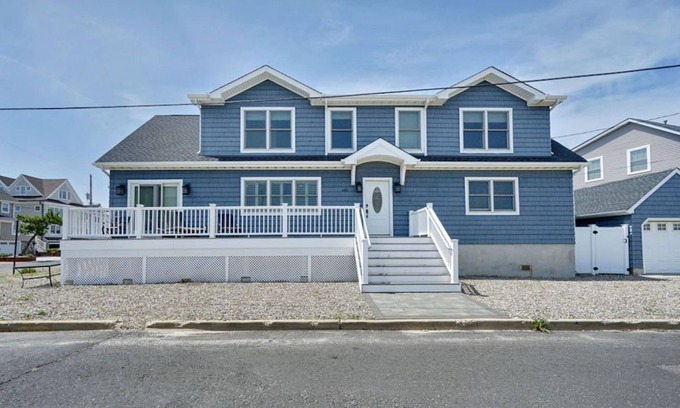 Normandy Beach Haus | Nur wenige Schritte von Ihrem privaten Deauville Beach in Mantoloking entfernt