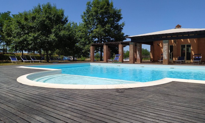 Le Piazze Haus | Debora's House, apartment in residence with shared pool