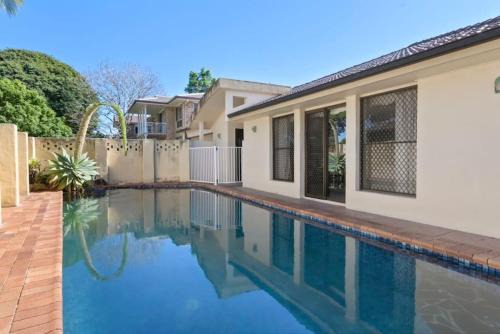 Robertson Haus | Decorated with love 4BD Family House with Pool
