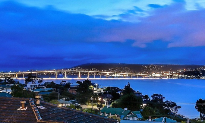 Lindisfarne Haus | Wow Aussicht über Fluss, Stadt und Berge!