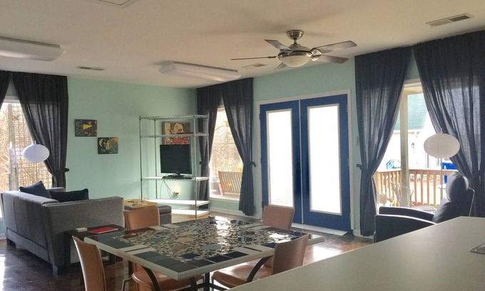 Hernando Hütte | Deer Run - Gema oculta donde puedes disfrutar de bosques, vida silvestre y jardines