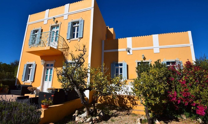 Loule Villa | Lebhaftes Landhaus mit Gemeinschaftspool