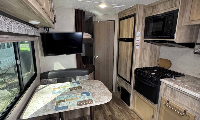 Murrells Inlet Haus | Delightful Camper RV with AC in charming Murrells Inlet - walk to restaurants