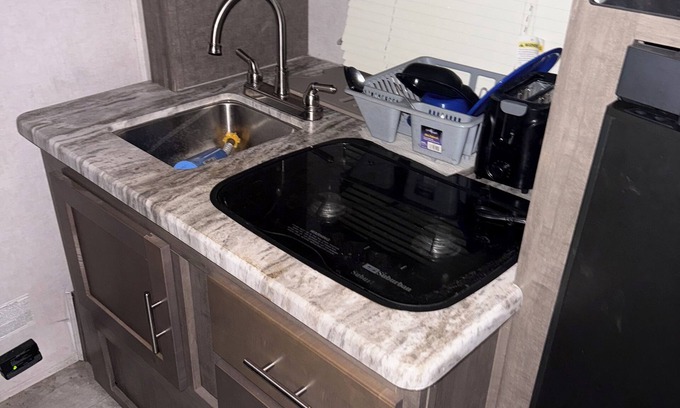 Muskegon Haus | Delightful mobile home with AC in Muskegon