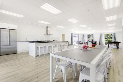 Paihia Wohnung | Deluxe 280sqm 3 bedroom with Pool Table - 200m to beach