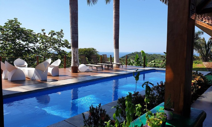 Javilla Haus | Deluxe Bungalow #1 w/Sea View
