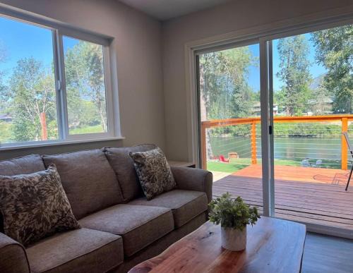 Fruitdale Wohnung | Deluxe Cabin 5 - Rogue River Resort