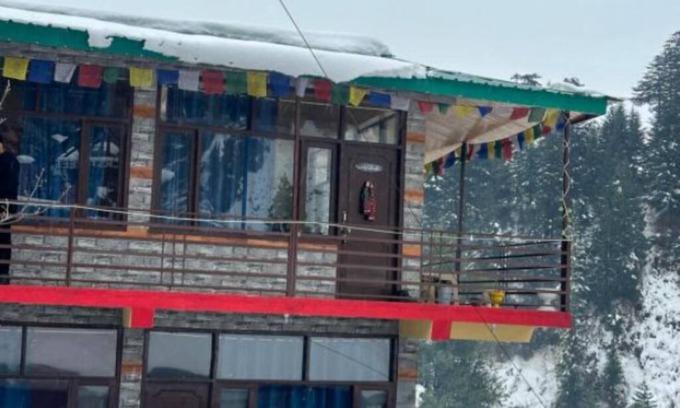Old Manali Wohnung | Deluxe Double Room /2 Adults + 1 Child/ - The Cosmic Rajasthan