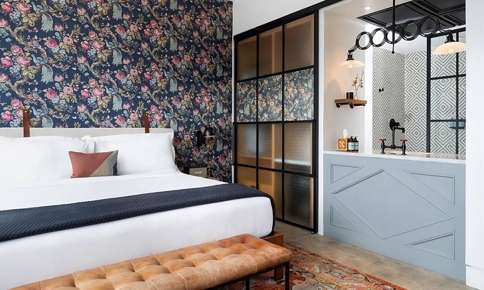 South Main Historic District Wohnung | Deluxe Studio Room at ARRIVE Memphis, Pet-Friendly Property Parking Onsite