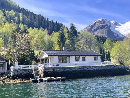 Balestrand Haus | Der Fjordtraum in Balestrand direkt am Wasser