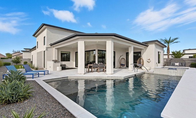 North Scottsdale Haus | Desert Elegance-Heated Pool & Spa-North Scottsdale