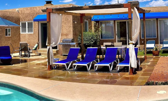 Santa Fe Villa | Desert Retreat House with Pool and Casita 15 minutes from Downtown