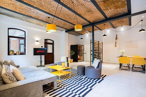 Wiesbaden Wohnung | Design Loft - SAUNA - ZENTRAL - PARKPLATZ - WIFI - KAFFEE - NETFLIX