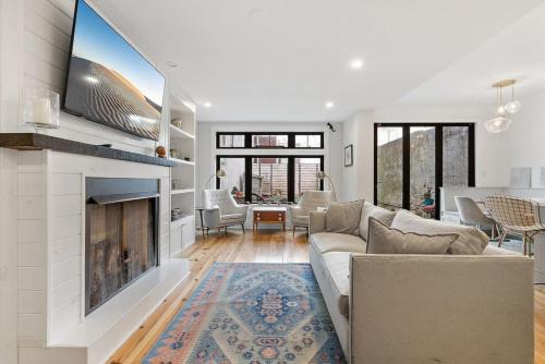 Pennsport Haus | Designer 3 BR Townhome with Beautiful Backyard