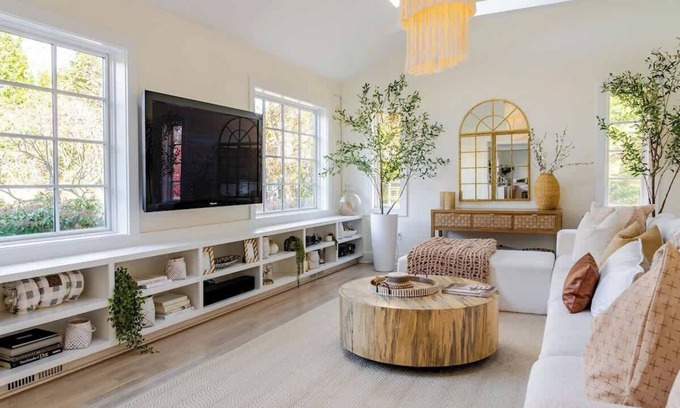 Westport Haus | Designer 3BR w/ Lush Yard, Gym, and Garden..