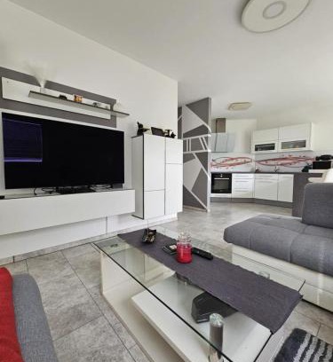 Vojnik Wohnung | Designer apartment in nature