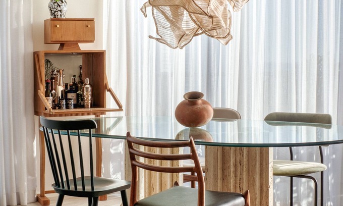 Midtown Eigentumswohnung | Designer Gem In The Middle of Everything - Gym, Pool, Parking, Views, Walkable!