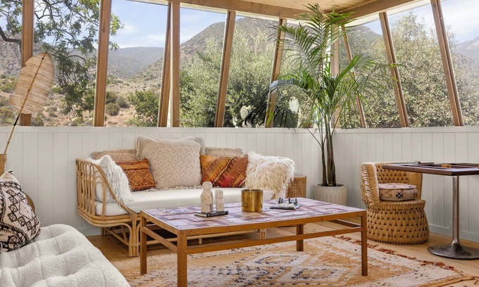 Ojai Haus | Designer Mid-Century House with 10 Acres of Nature with Stunning Views