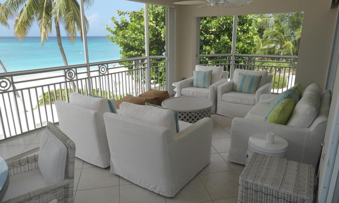 Seven Mile Beach Eigentumswohnung | Atemberaubende 4 Schlafzimmer Ocean Front Condo - Gewünschte Lage am 7 Mile Beach