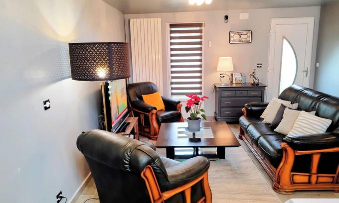 Noisiel Haus | Detached house with garden. Between Paris & Disney. Wi-Fi & Break fast Free