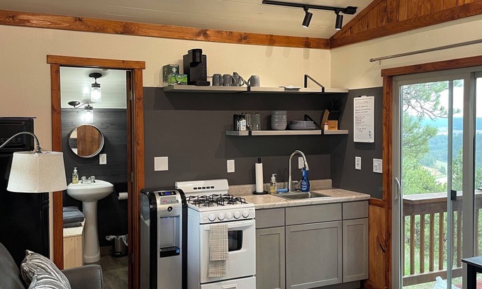 Hulett Kabine | Devils Tower Views, Wide-Open Skies, and Your Own Private Cabin.