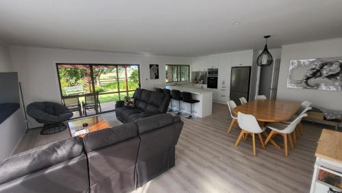 Whakatu Haus | Dewdrop Cottage