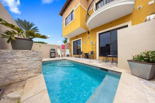 Gold Coast Haus | Diamante 121