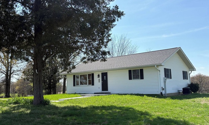 Vienna Haus | Dickson Trails to Adventure, Charming 2-Bedroom House in Vienna